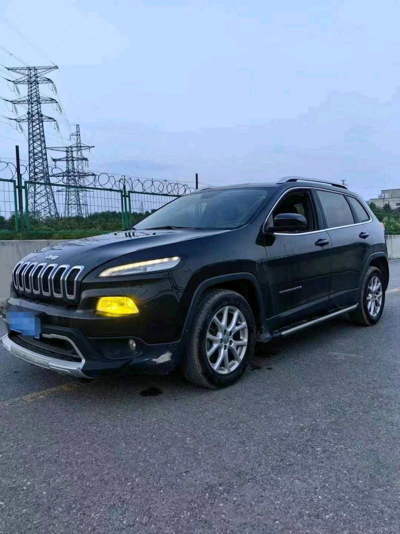 郑州16年Jeep自由光3