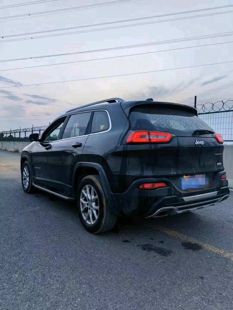 郑州16年Jeep自由光5