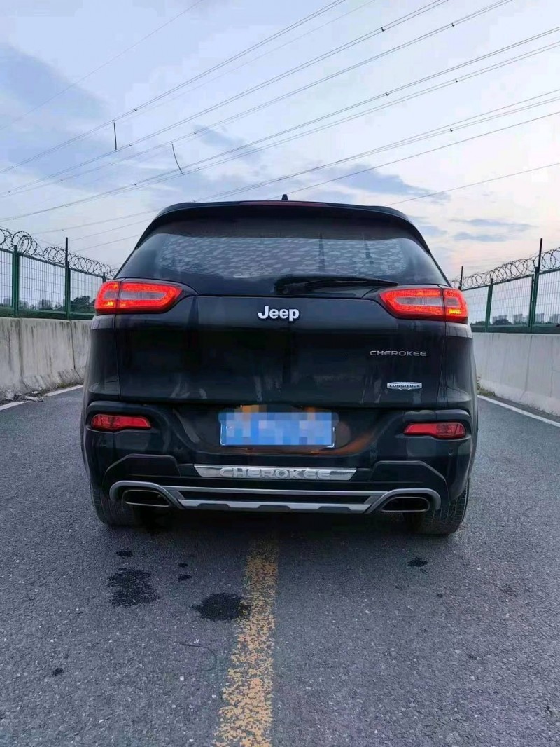 郑州16年Jeep自由光6