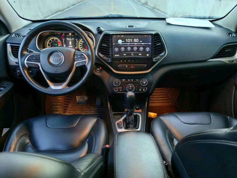 郑州16年Jeep自由光9