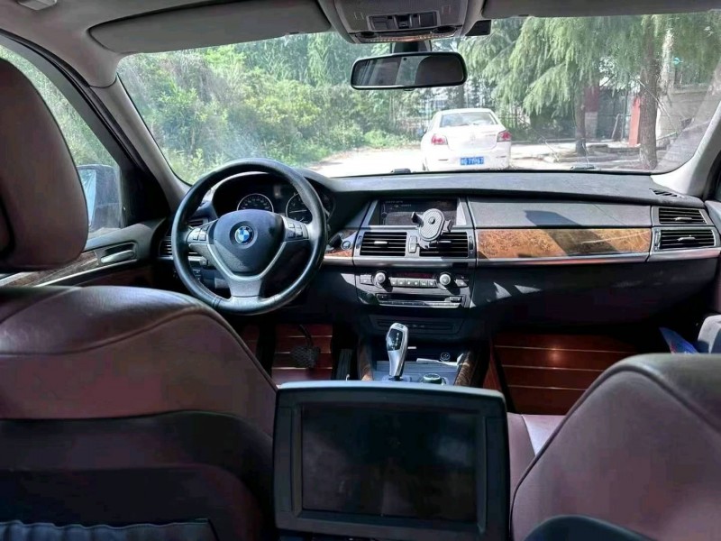 郑州13年宝马X58