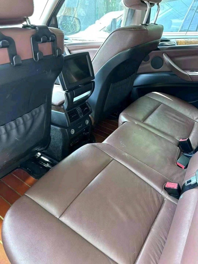 郑州13年宝马X59