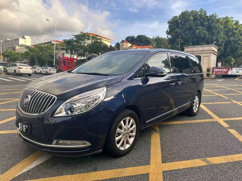 深圳11年别克GL82