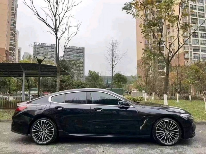 广州21年宝马8系5