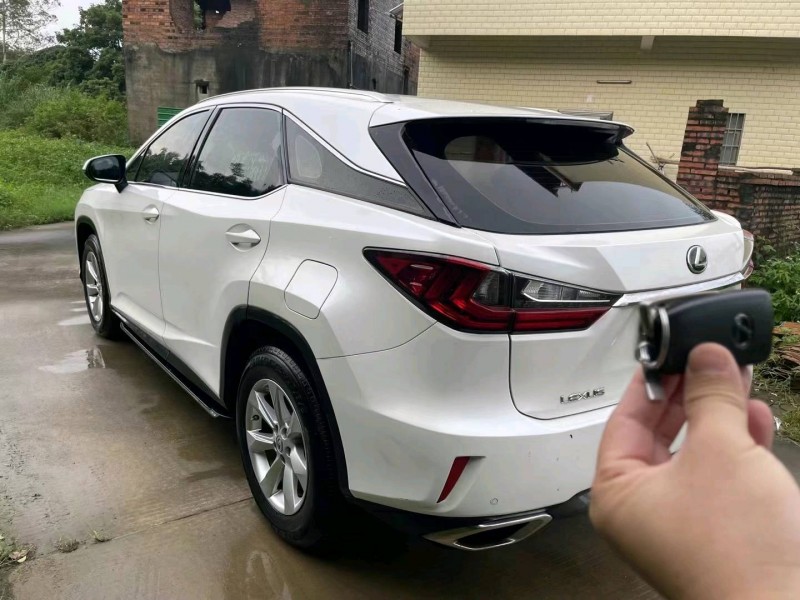 广州16年雷克萨斯RX8