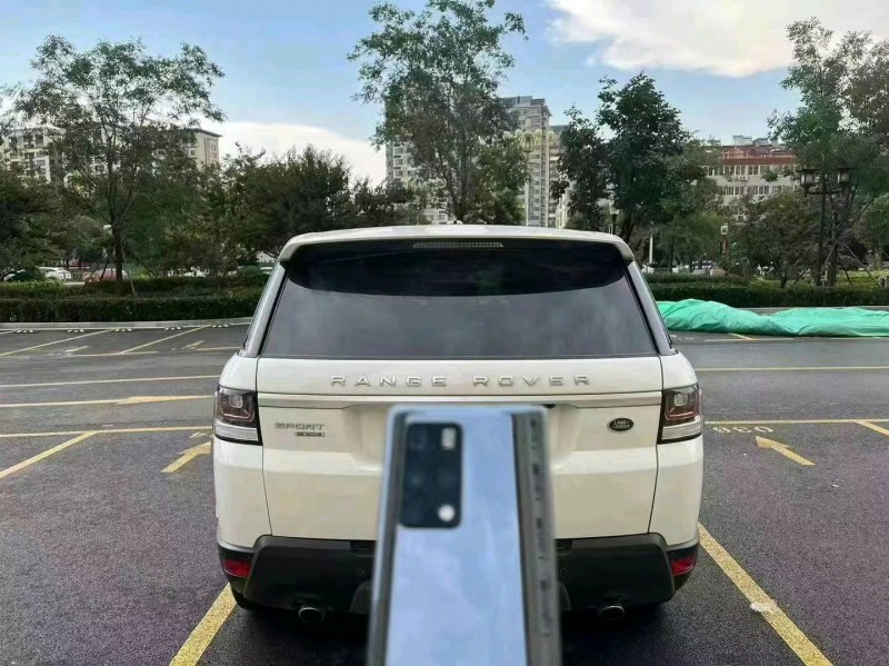 东营14年路虎揽胜运动3