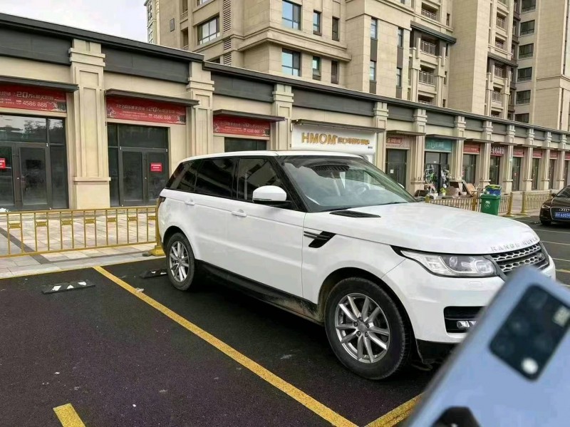 东营14年路虎揽胜运动9