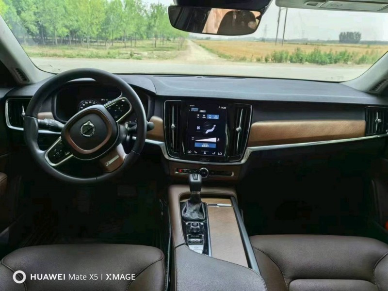 保定20年沃尔沃S906