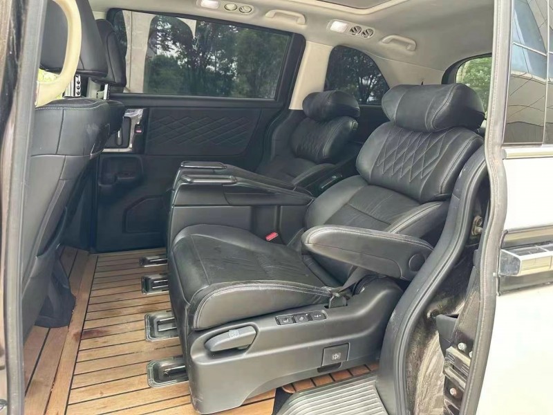 济宁20年本田艾力绅8