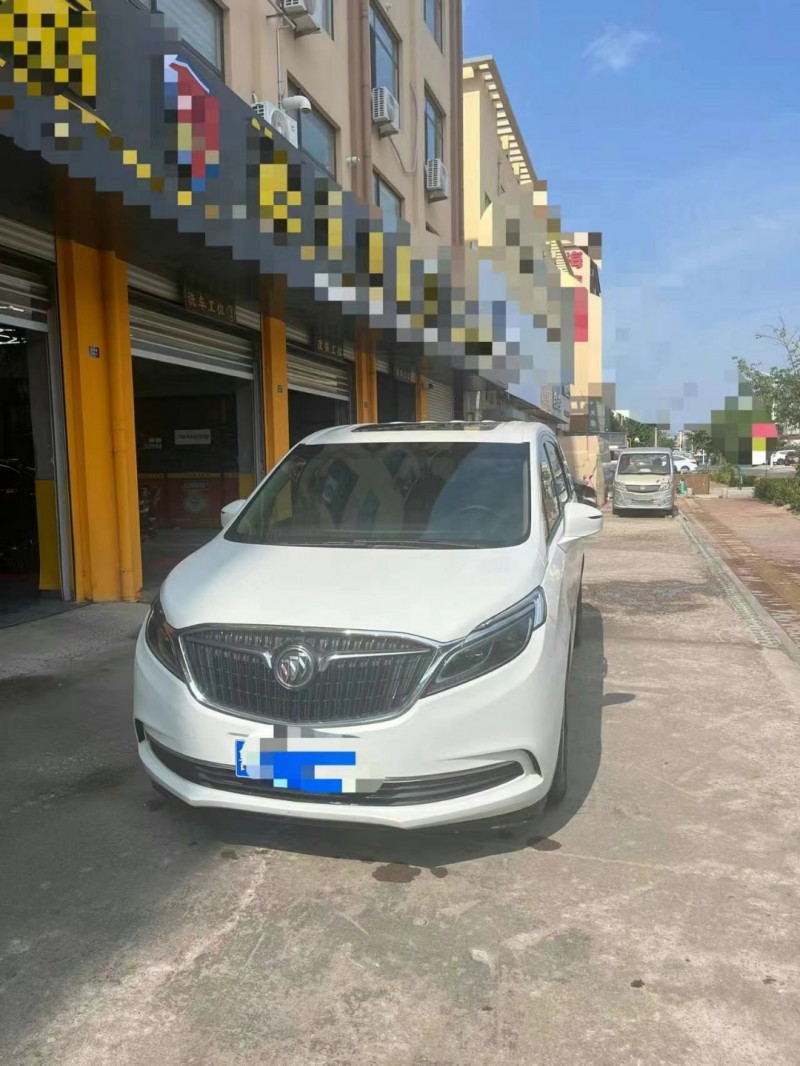 青岛18年别克GL82