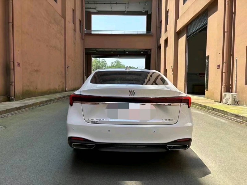 重庆24年别克君越5