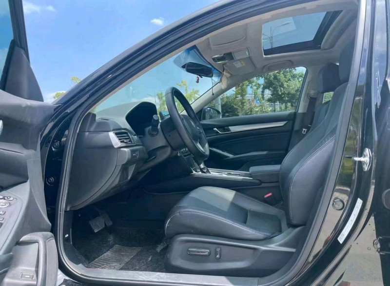 盐城19年本田雅阁8