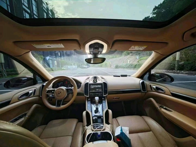 潍坊17年保时捷卡宴4