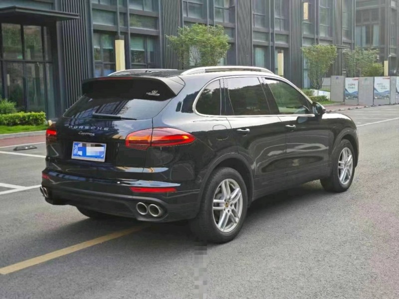 潍坊17年保时捷卡宴8