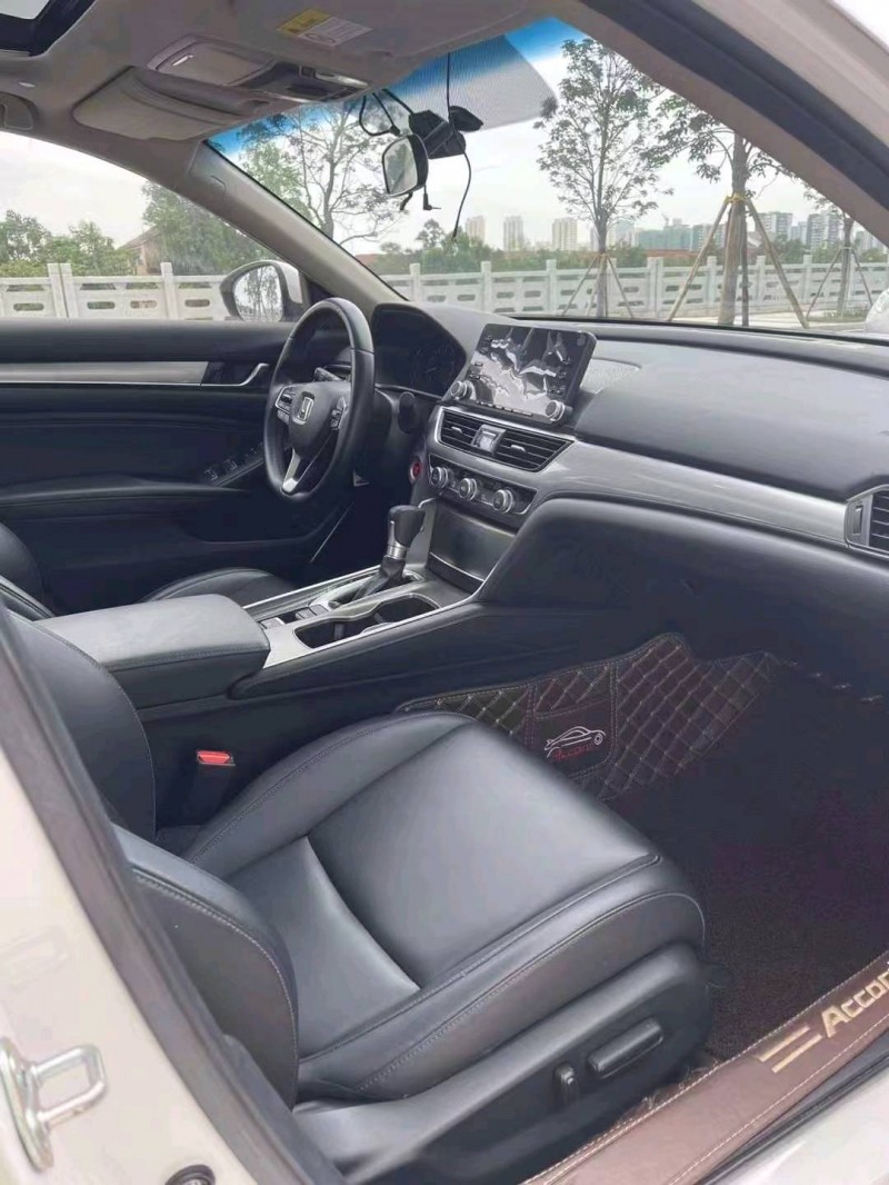 佛山19年本田雅阁4