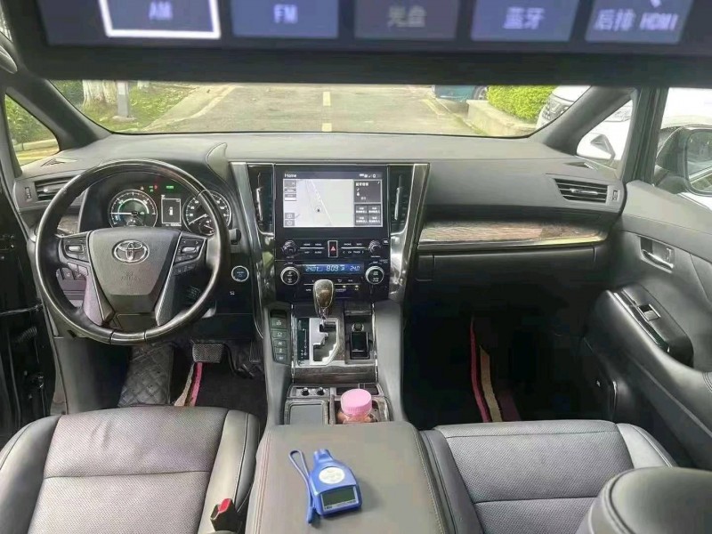 佛山21年丰田皇冠4