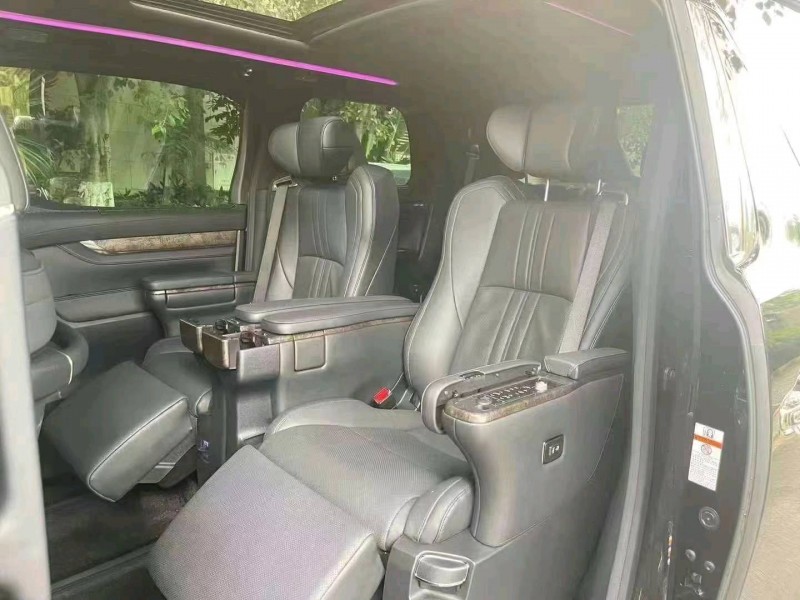 佛山21年丰田皇冠5