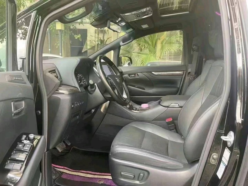 佛山21年丰田皇冠6