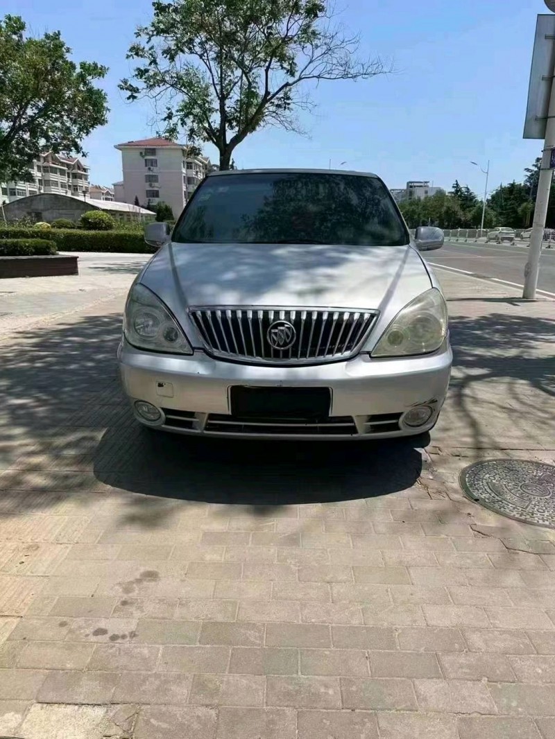 东营11年别克GL81