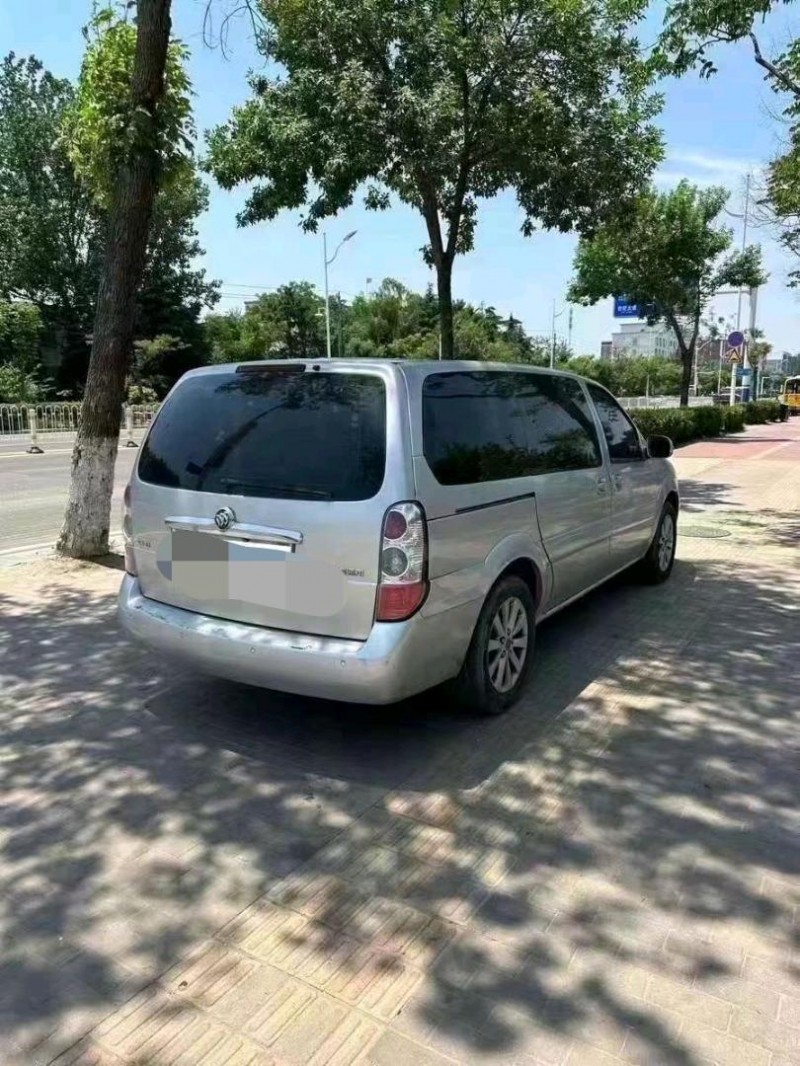 东营11年别克GL85