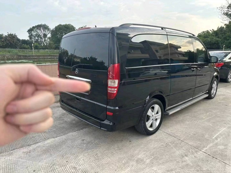 佛山11年奔驰唯雅诺3