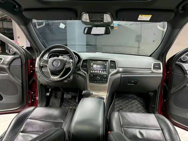 成都16年Jeep大切诺基8