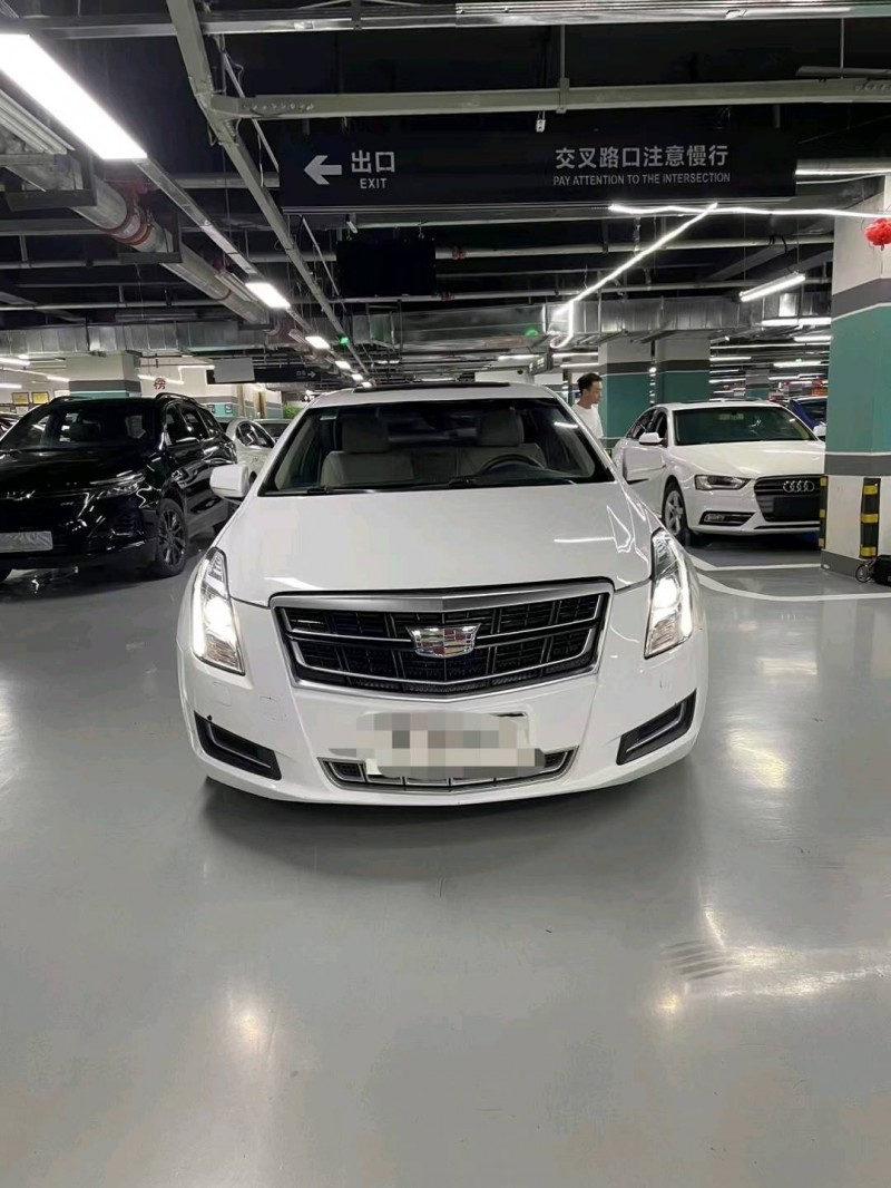 成都16年凯迪拉克XTS1
