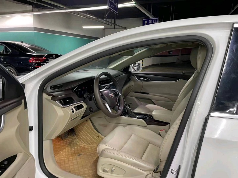 成都16年凯迪拉克XTS4