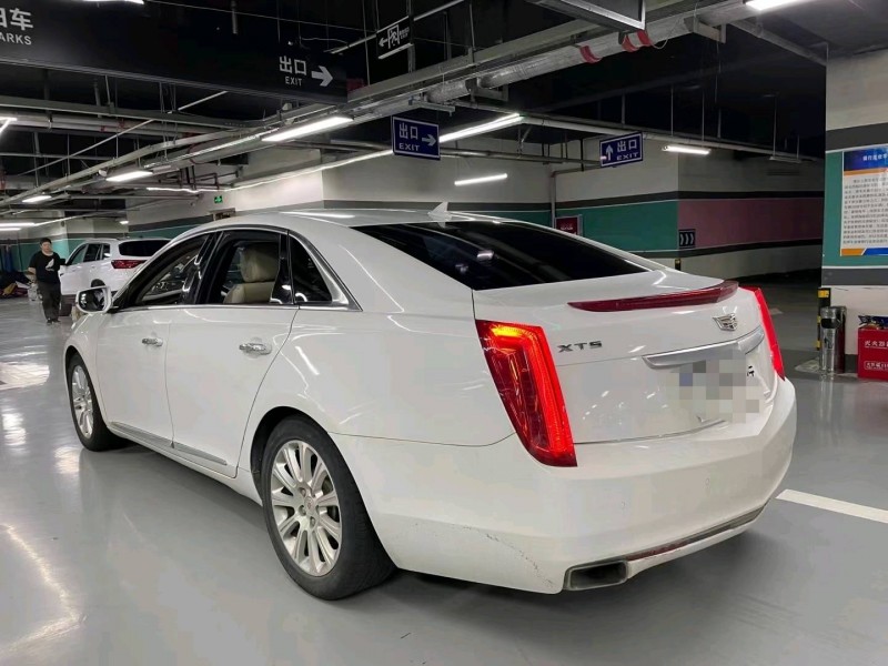 成都16年凯迪拉克XTS9