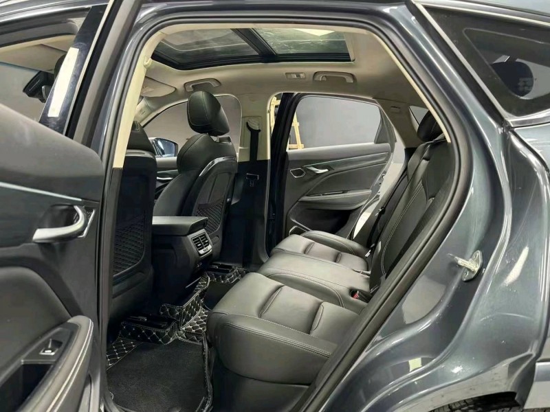 成都19年吉利星越4