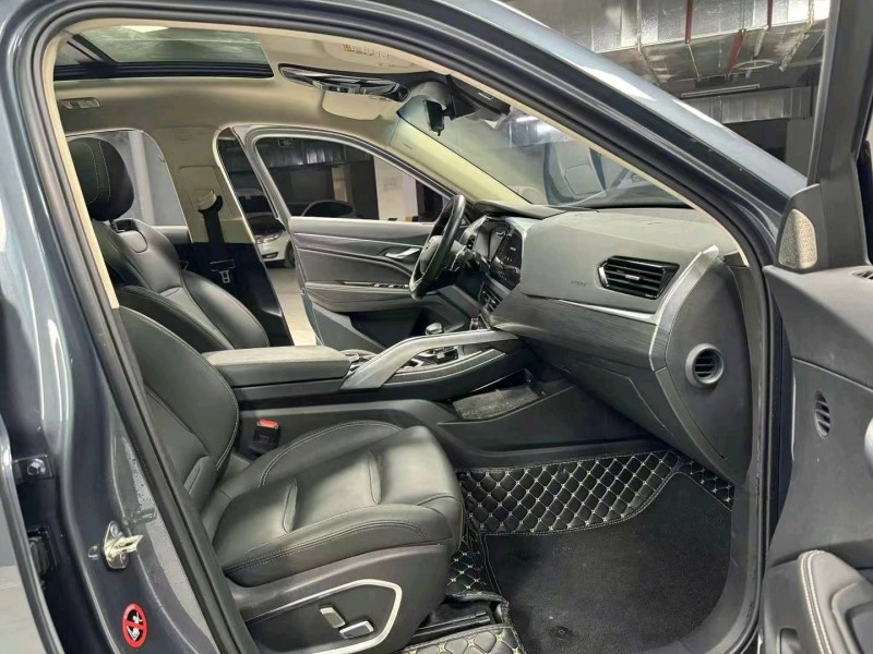 成都19年吉利星越7