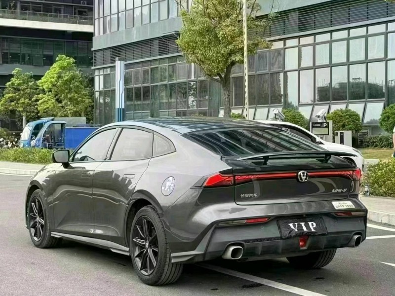 东莞22年长安汽车UNI-V8