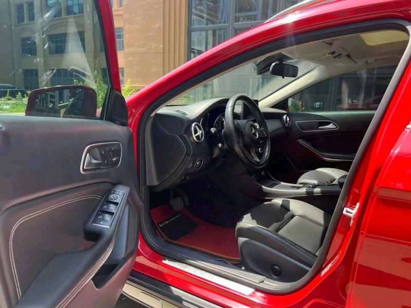 保定16年奔驰GLA8
