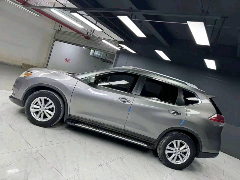 成都14年日产奇骏3