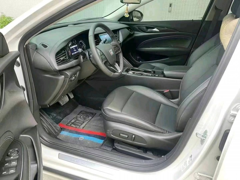 汕头24年别克君威7