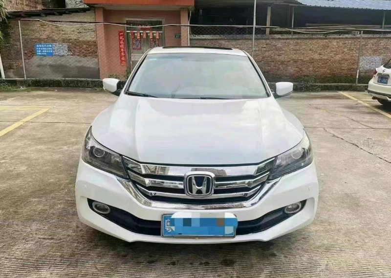 汕头15年本田雅阁1