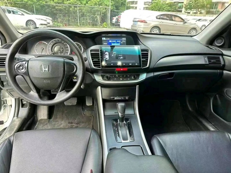 汕头15年本田雅阁4