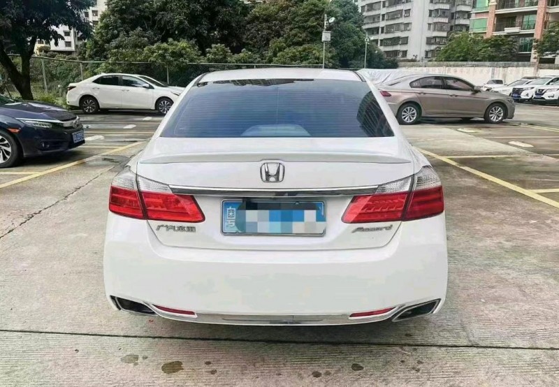 汕头15年本田雅阁9