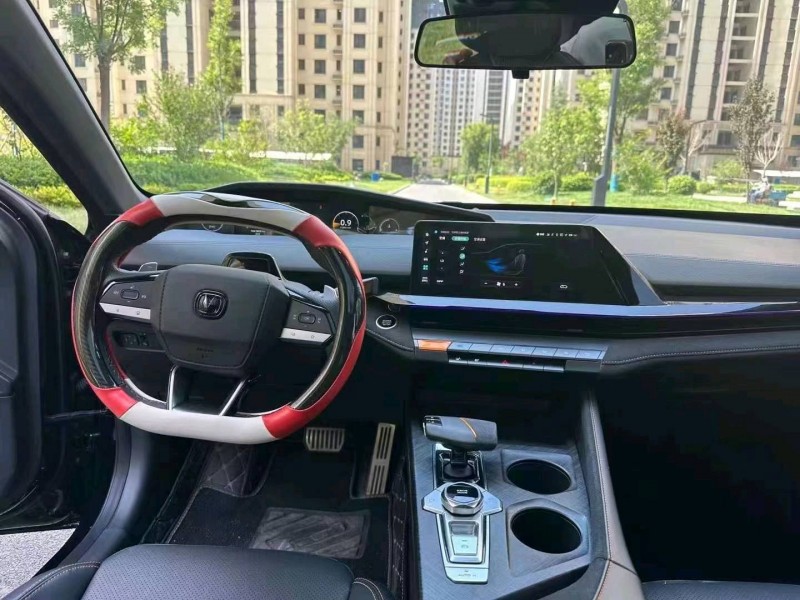 东营23年长安汽车UNI-V5