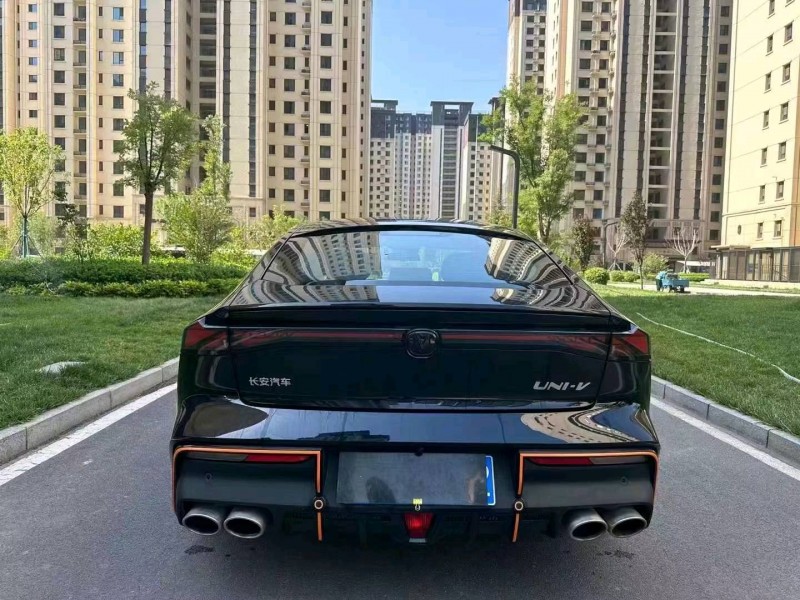 东营23年长安汽车UNI-V6
