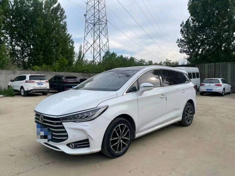 东营18年比亚迪宋MAX2