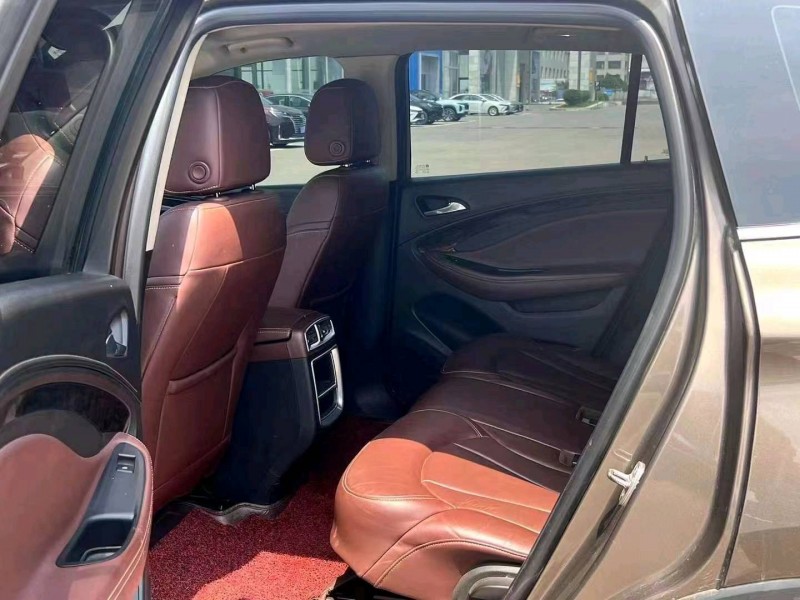 苏州18年别克昂科威8