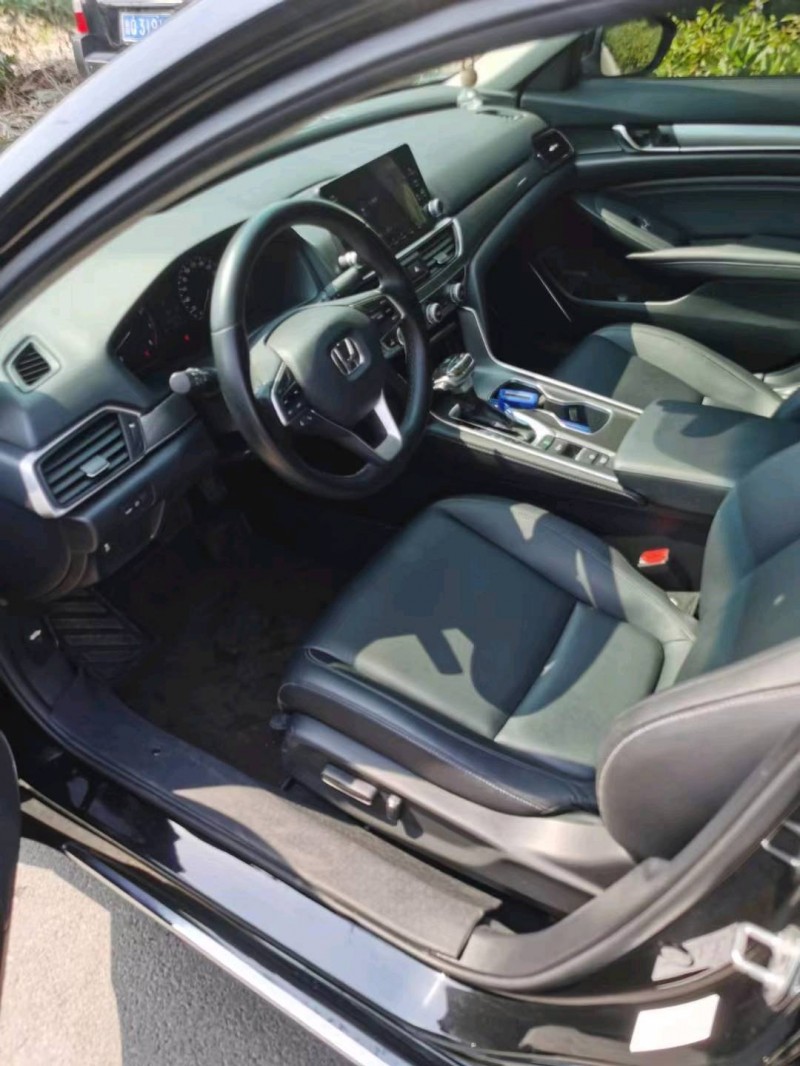 临沂21年本田雅阁4