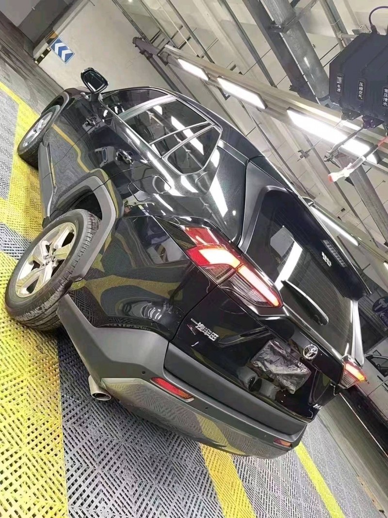 成都22年丰田RAV47