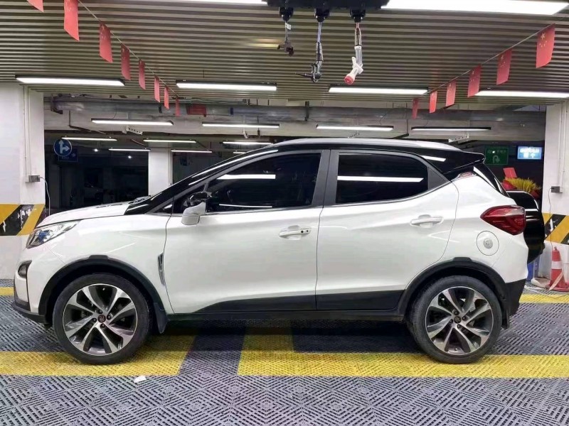 成都17年比亚迪元3