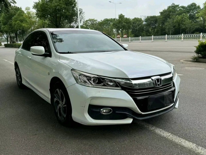 邵阳17年本田雅阁3