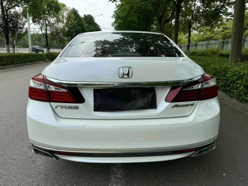 邵阳17年本田雅阁5