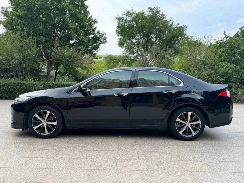 邢台12年本田思铂睿4