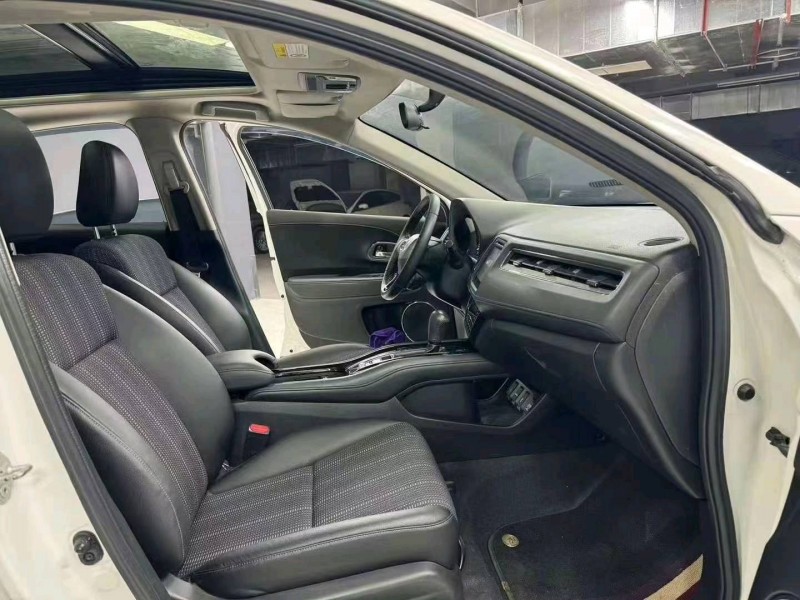 成都19年本田缤智4