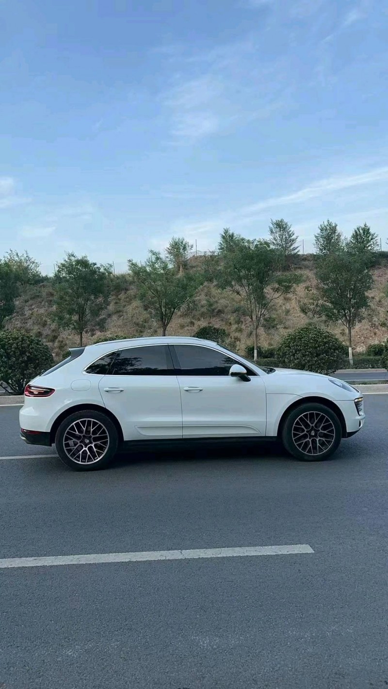 烟台16年保时捷Macan5